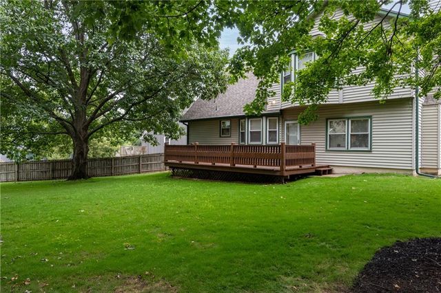 1042 E Millview Circle, Olathe, KS 66061