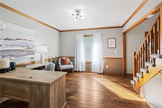 1042 E Millview Circle, Olathe, KS 66061