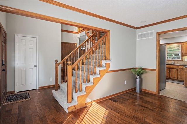 1042 E Millview Circle, Olathe, KS 66061