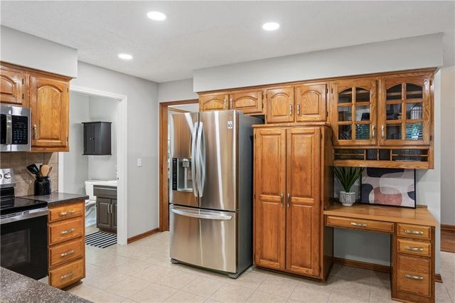 1042 E Millview Circle, Olathe, KS 66061
