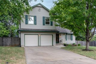 1042 E Millview Circle, Olathe, KS 66061