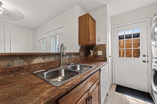 10615 Briar Forest Drive 1002, Houston, TX 77042