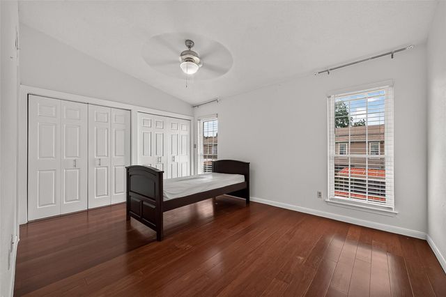 10615 Briar Forest Drive 1002, Houston, TX 77042