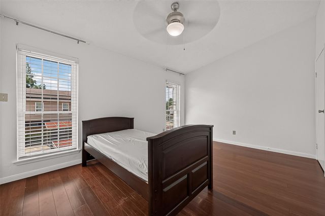 10615 Briar Forest Drive 1002, Houston, TX 77042