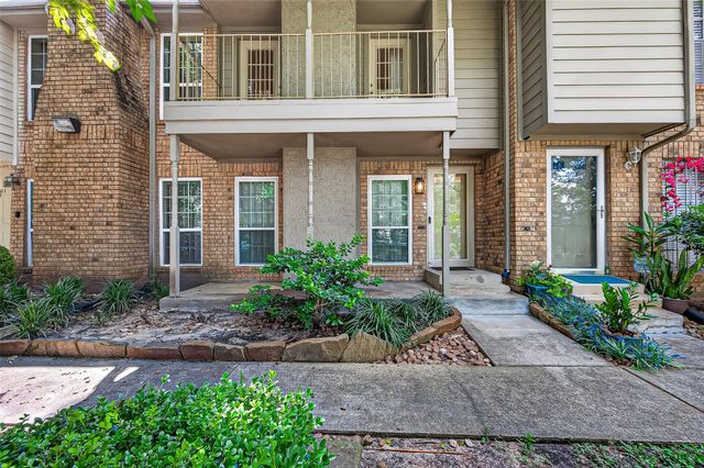 10615 Briar Forest Drive 1002, Houston, TX 77042