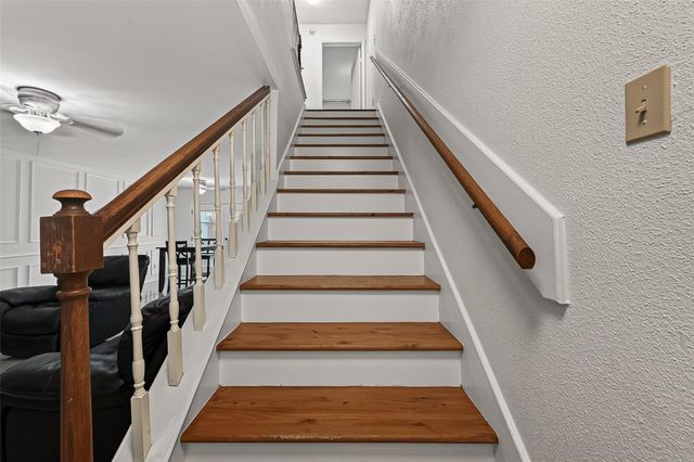 10615 Briar Forest Drive 1002, Houston, TX 77042