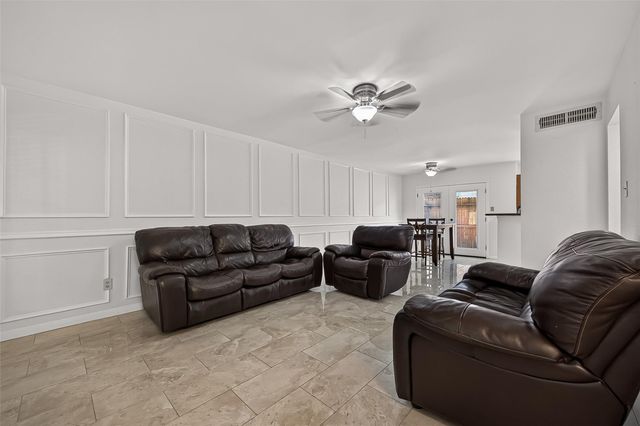 10615 Briar Forest Drive 1002, Houston, TX 77042