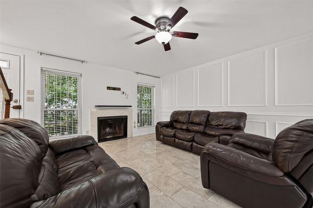 10615 Briar Forest Drive 1002, Houston, TX 77042