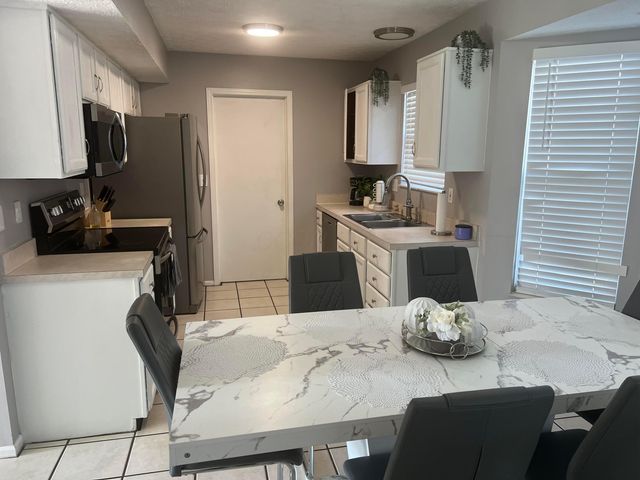 7296 Candlestone Drive, Reynoldsburg, OH 43068