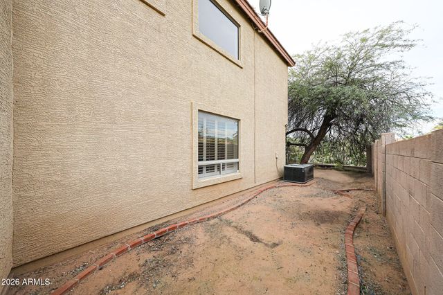 16828 S AQUA Court, Phoenix, AZ 85048