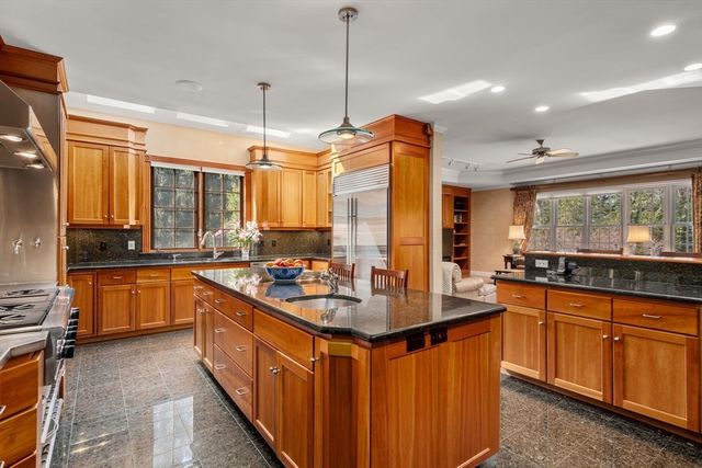 20 Cobblestone Place, Sudbury, MA 01776