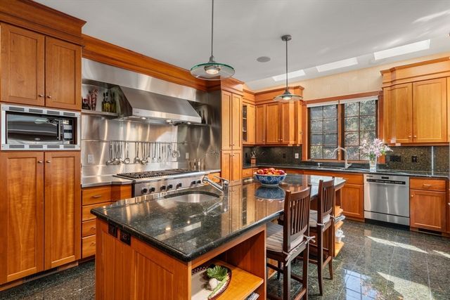 20 Cobblestone Place, Sudbury, MA 01776