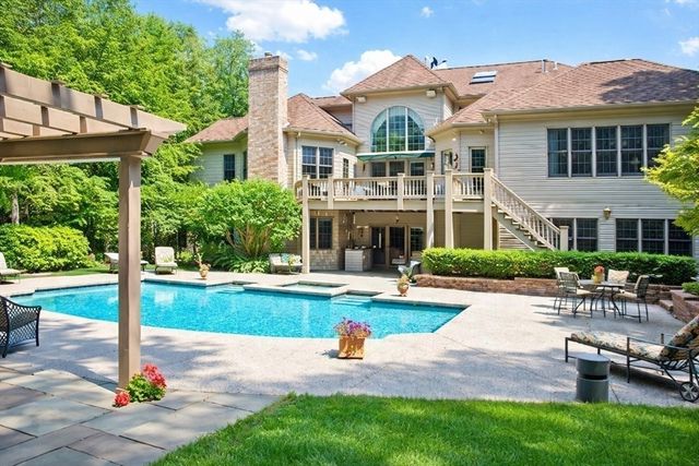 20 Cobblestone Place, Sudbury, MA 01776