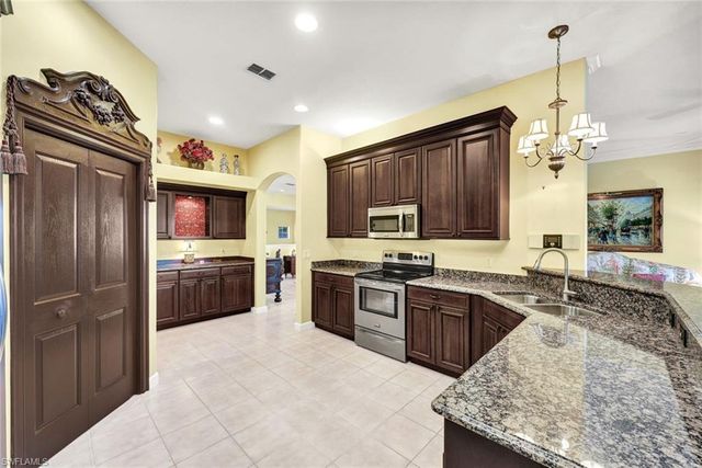 8517 Via Garibaldi CIR # 201, Estero, FL 33928