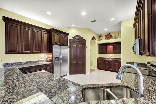 8517 Via Garibaldi CIR # 201, Estero, FL 33928