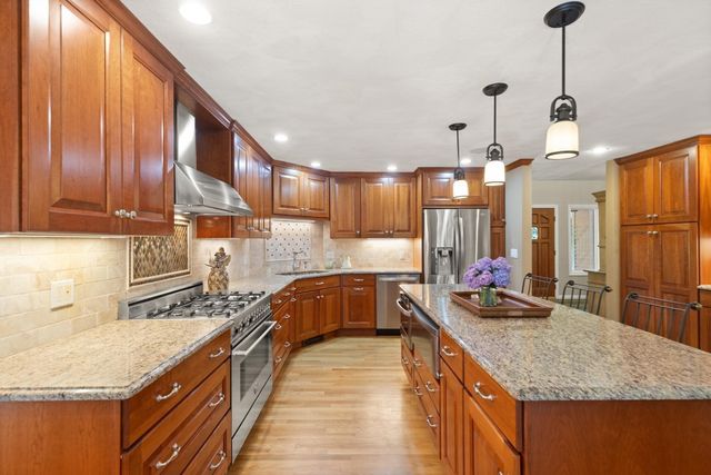 75 Boxford Road, Ipswich, MA 01938