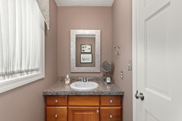 75 Boxford Road, Ipswich, MA 01938