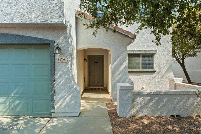 1256 E CLIFTON Avenue, Gilbert, AZ 85295