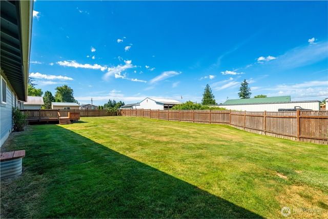 209 Hertel Way, Nooksack, WA 98276