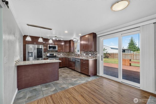 209 Hertel Way, Nooksack, WA 98276