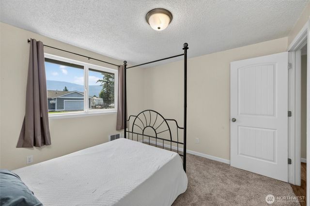 209 Hertel Way, Nooksack, WA 98276