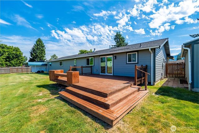 209 Hertel Way, Nooksack, WA 98276