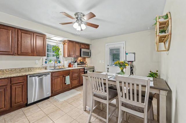 213 Bourne Street, Manchester, NH 03013
