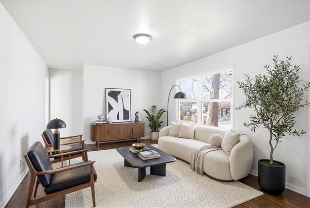 8121 Lydia Avenue, Kansas City, MO 64131