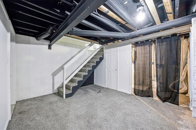 8121 Lydia Avenue, Kansas City, MO 64131