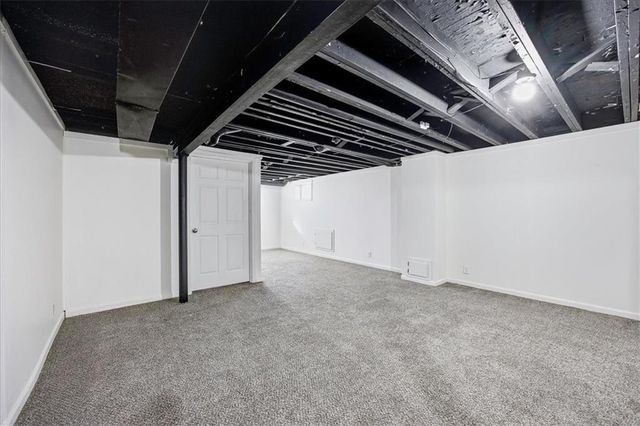 8121 Lydia Avenue, Kansas City, MO 64131