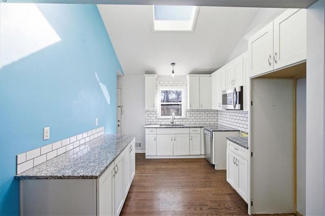 8121 Lydia Avenue, Kansas City, MO 64131