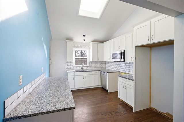 8121 Lydia Avenue, Kansas City, MO 64131