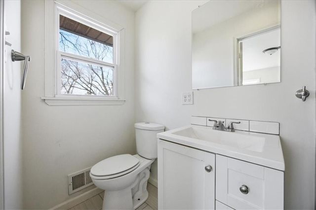 8121 Lydia Avenue, Kansas City, MO 64131