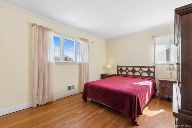 14 Wenmore Road, Commack, NY 11725