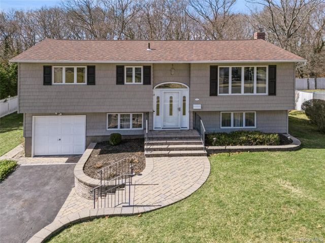 14 Wenmore Road, Commack, NY 11725