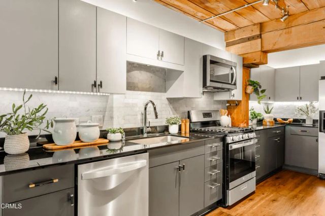 530 S Hewitt Street 224, Los Angeles, CA 90013