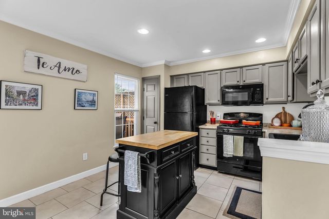 6204 BATTALION ST, Centreville, VA 20121