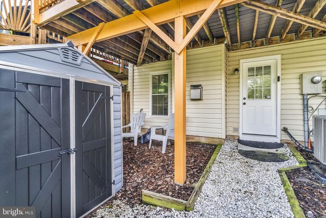 6204 BATTALION ST, Centreville, VA 20121