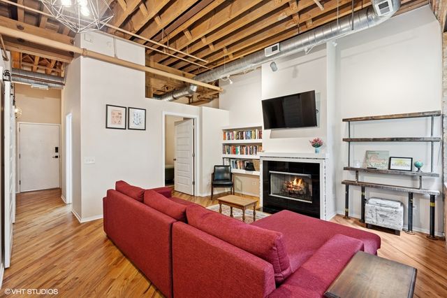 226 N Clinton Street 227, Chicago, IL 60661