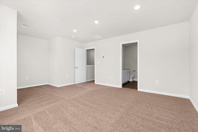 8143 BARTHOLOMEW CT, Baltimore, MD 21206