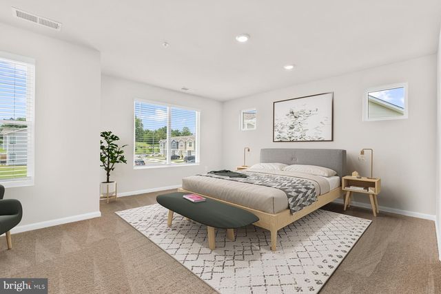 8143 BARTHOLOMEW CT, Baltimore, MD 21206