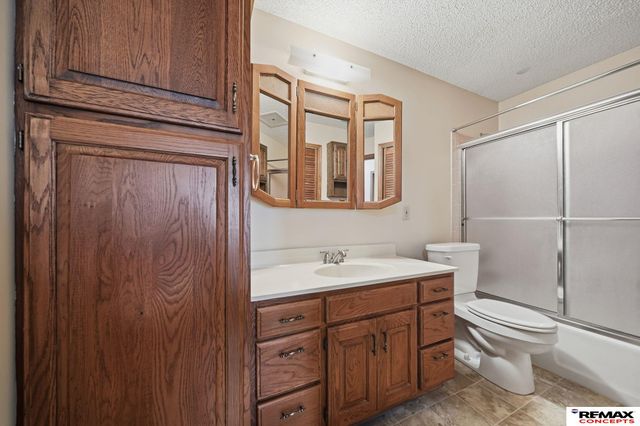 3001 S 51st Street Court, Lincoln, NE 68506