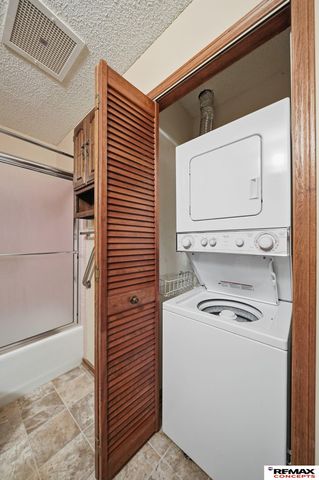 3001 S 51st Street Court, Lincoln, NE 68506