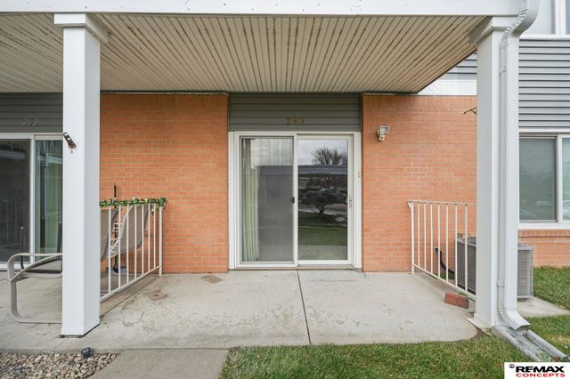 3001 S 51st Street Court, Lincoln, NE 68506