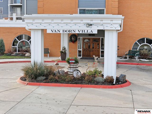 3001 S 51st Street Court, Lincoln, NE 68506