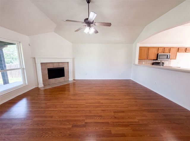324 Cascade Drive, Red Oak, TX 75154