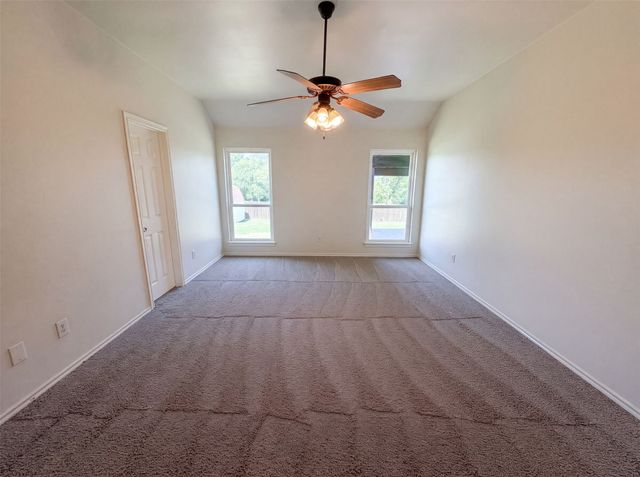 324 Cascade Drive, Red Oak, TX 75154
