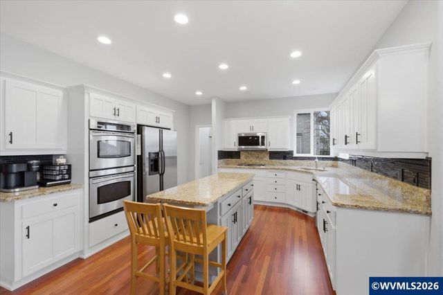 946 Reagan Av NW, Salem, OR 97304