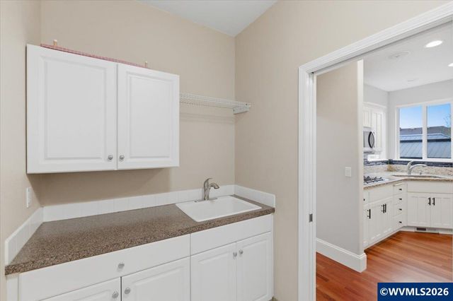 946 Reagan Av NW, Salem, OR 97304