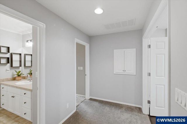 946 Reagan Av NW, Salem, OR 97304